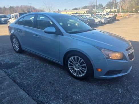 Used 2011 Chevrolet Cruze Eco image 3
