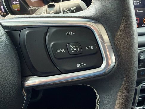 Used 2023 Jeep Wrangler Unlimited Sahara AWD/4WD image 13