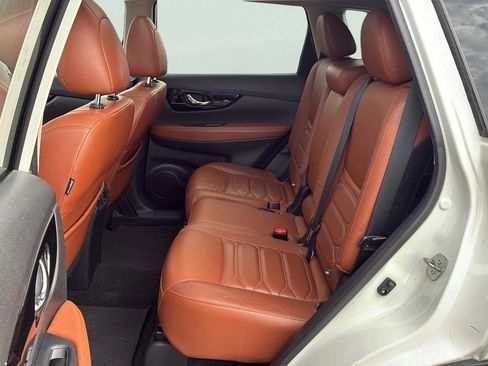 Used 2019 Nissan Rogue SL w/ Premium Package image 22