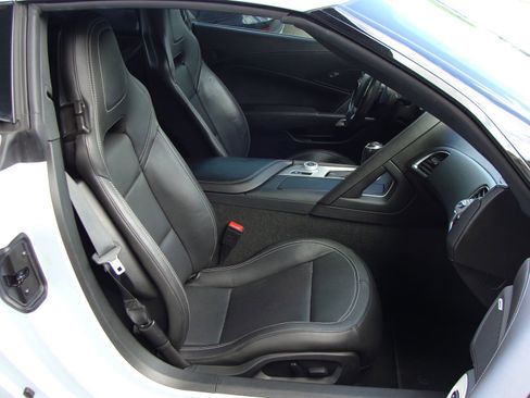 Used 2018 Chevrolet Corvette Stingray Coupe w/ Battery Protection Package RWD image 8