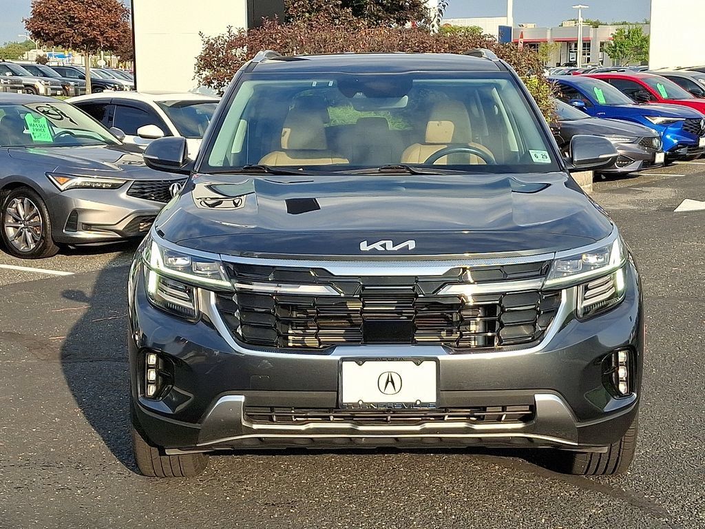 Used 2024 Kia Seltos SX AWD/4WD image 2