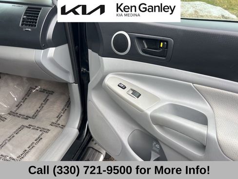 Used 2011 Toyota Tacoma PreRunner image 42