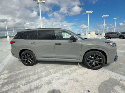 Certified 2025 Lexus TX 500h AWD w/ Technology Package image 9
