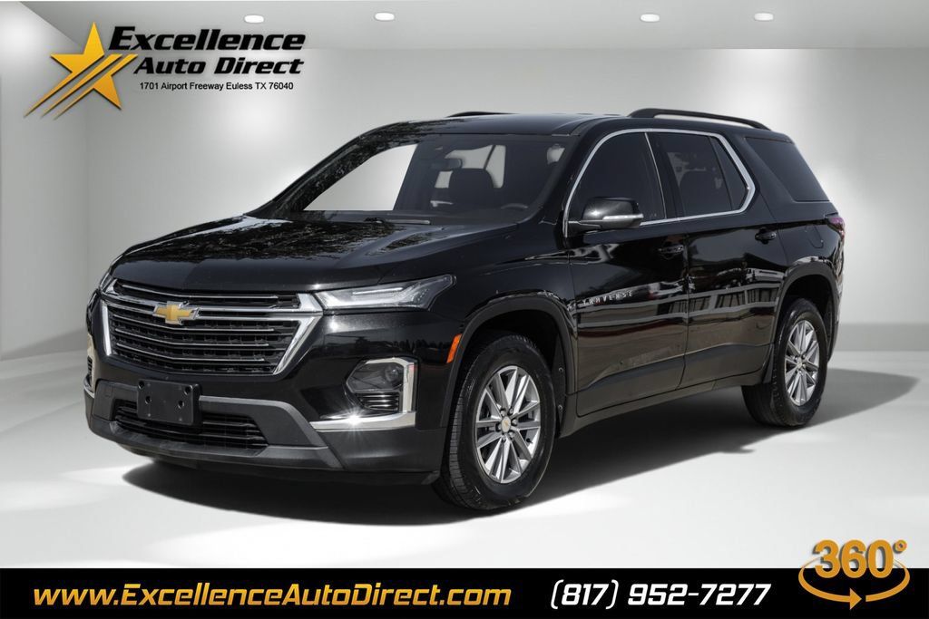 Used 2022 Chevrolet Traverse LT FWD image 1