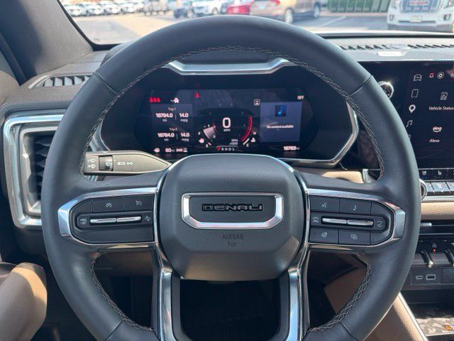 Used 2024 GMC Canyon Denali AWD/4WD image 9