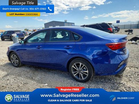 Used 2023 Kia Forte LXS w/ LXS Technology Package FWD image 3