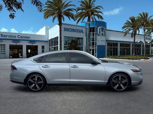 Used 2023 Honda Accord Sport image 9