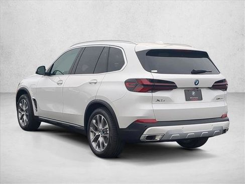 New 2026 BMW X5 xDrive50e image 9