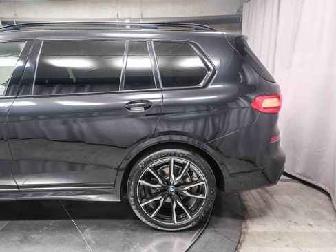 Used 2022 BMW X7 xDrive40i w/ M Sport Package AWD/4WD image 8