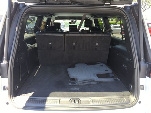 Used 2024 Jeep Wagoneer L Series III w/ Flexible Seating Group AWD/4WD image 31