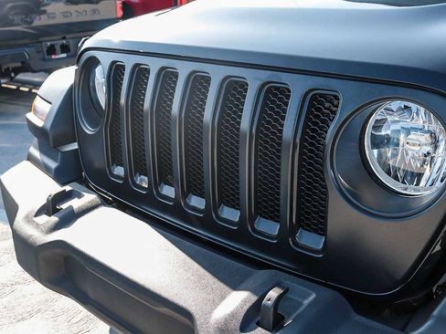 Used 2022 Jeep Wrangler Unlimited Sport image 5