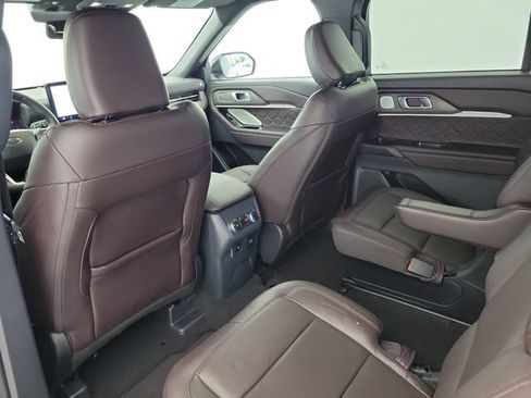 Used 2025 Ford Explorer Platinum w/ LUX Leather Package AWD/4WD image 16