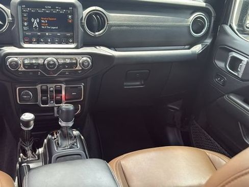 Used 2022 Jeep Wrangler Unlimited Sahara w/ Cold Weather Group AWD/4WD image 32