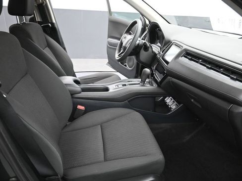 Used 2017 Honda HR-V EX image 2