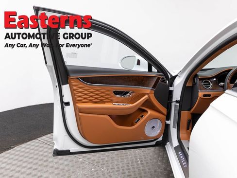 Used 2023 Bentley Flying Spur W12 AWD/4WD image 14