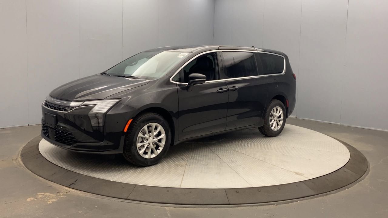 New 2027 Chrysler Pacifica Select w/ Family Tech Group AWD/4WD image 9