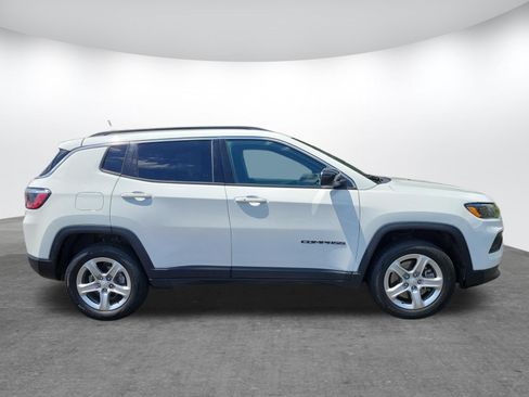Used 2024 Jeep Compass Latitude AWD/4WD image 2