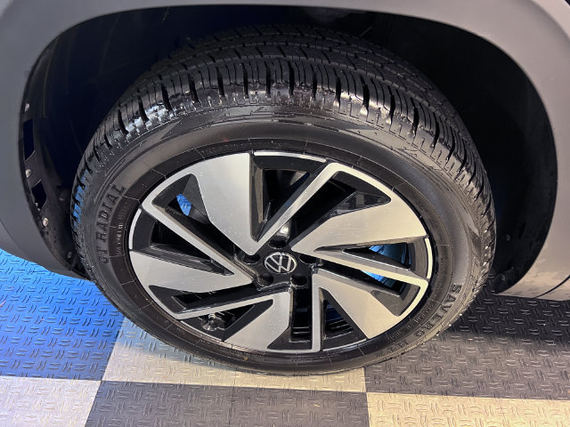 Certified 2024 Volkswagen Atlas SE FWD image 9