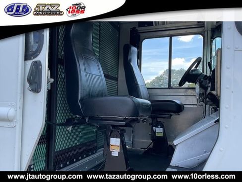 Used 2017 Ford E-350 and Econoline 350 Super Duty w/ A/C Prep Package RWD image 13