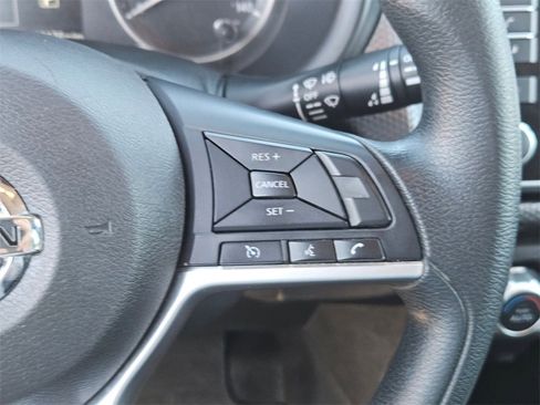 Used 2020 Nissan Kicks SV image 17