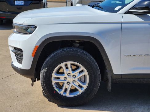 New 2025 Jeep Grand Cherokee Laredo w/ MOPAR Finishing Package image 6