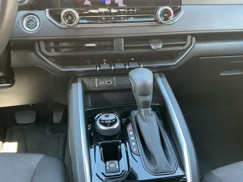 Used 2024 Chevrolet Colorado Trail Boss w/ Advanced Trailering Package AWD/4WD image 13