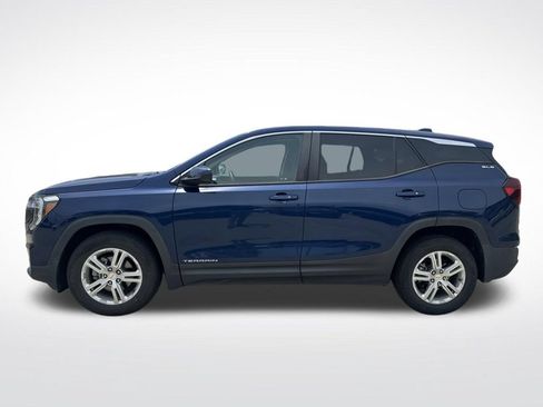 Used 2022 GMC Terrain SLE w/ LPO, Floor Liner Package FWD image 4