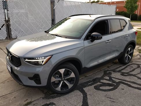 New 2026 Volvo XC40 B5 Plus w/ Protection Package Premier AWD/4WD image 2