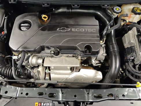 Used 2017 Chevrolet Cruze LT image 30