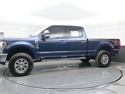 Used 2019 Ford F250 XLT w/ XLT Premium Package image 11