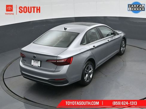 Used 2024 Volkswagen Jetta SE image 46