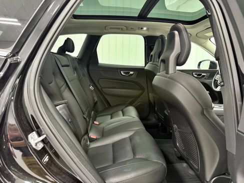 Used 2018 Volvo XC60 T5 Momentum w/ Vision Package AWD/4WD image 31