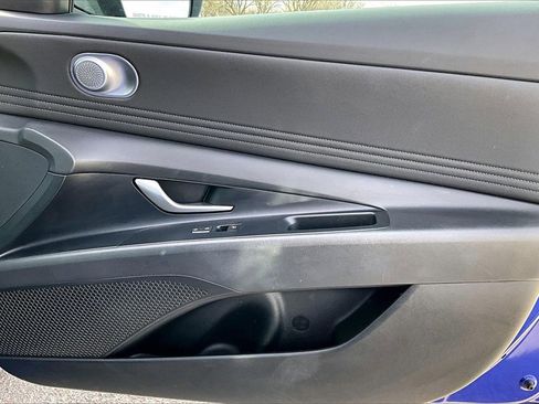 Used 2025 Hyundai Elantra SEL image 22