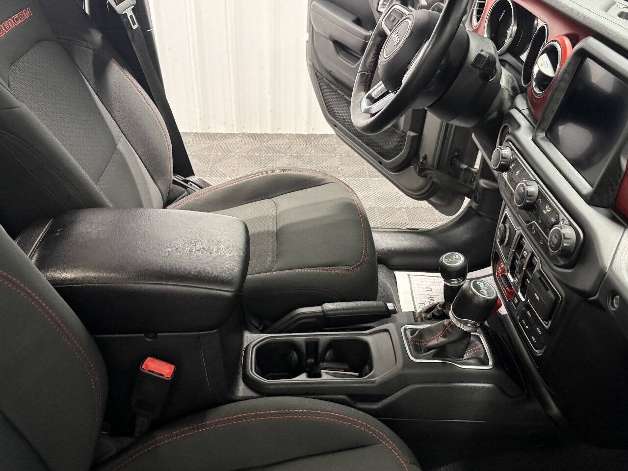 Used 2019 Jeep Wrangler Unlimited Rubicon w/ Uconnect 4C Nav & Sound Group AWD/4WD image 23