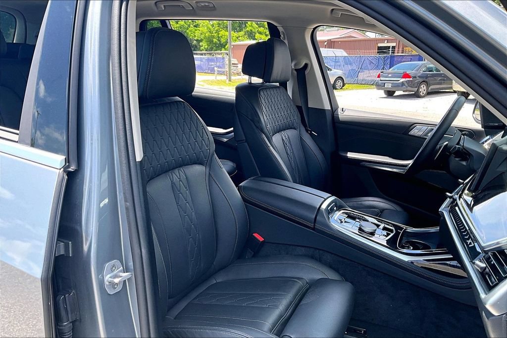 Used 2026 BMW X7 xDrive40i AWD/4WD image 29