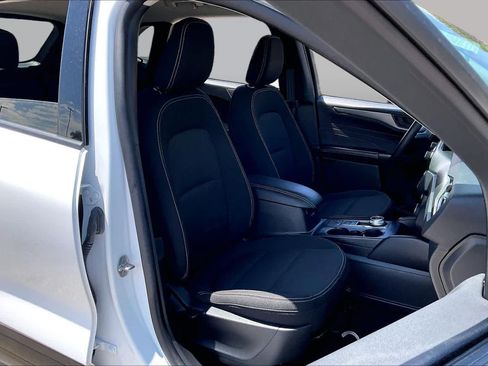 Used 2025 Ford Escape Active FWD image 9