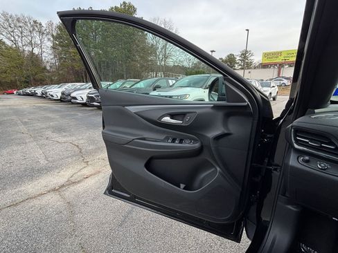 Used 2025 Buick Envista Preferred image 20