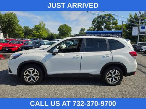 Used 2024 Subaru Forester Premium AWD/4WD image 2