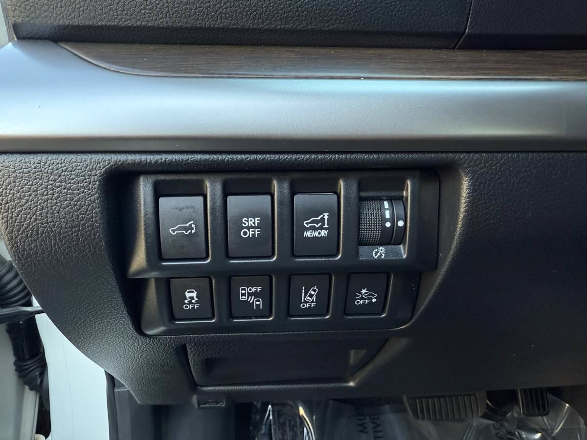 Used 2017 Subaru Outback 3.6R Touring w/ Popular Package #5A AWD/4WD image 18