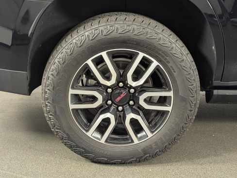 Used 2024 GMC Yukon AT4 image 11