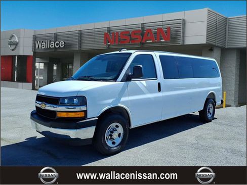 Used 2025 Chevrolet Express 3500 LT w/ LT Preferred Equipment Group RWD image 1