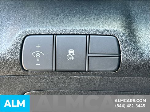 Used 2025 Hyundai Elantra Sport image 31