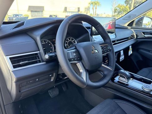 New 2026 Mitsubishi Outlander AWD image 21
