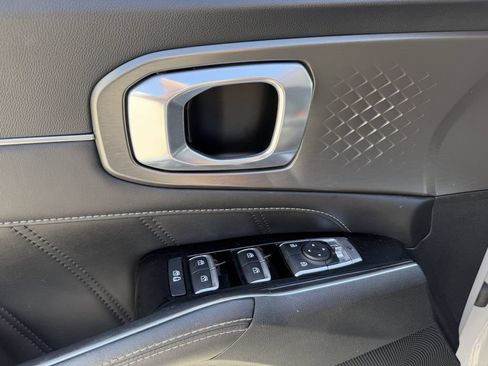Used 2023 Kia Sorento SX FWD image 9