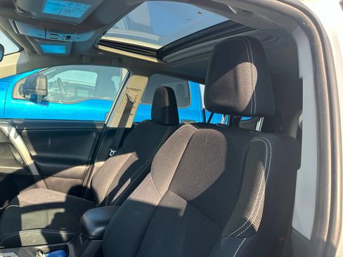 Used 2016 Toyota RAV4 XLE w/ Protection Package AWD/4WD image 5