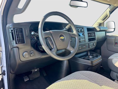 Used 2020 Chevrolet Express 3500 LT w/ LT Preferred Equipment Group RWD image 9