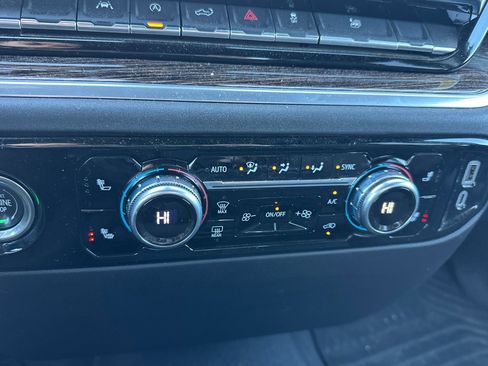 Used 2024 GMC Sierra 1500 Elevation image 28