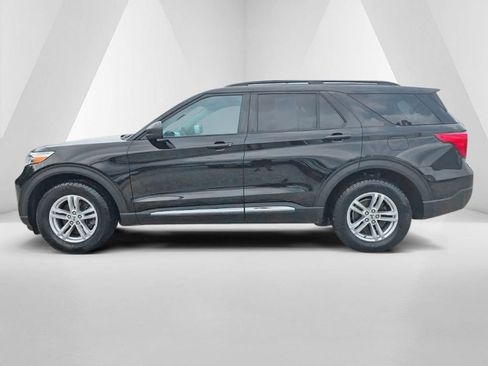 Used 2020 Ford Explorer XLT w/ Equipment Group 202A AWD/4WD image 8