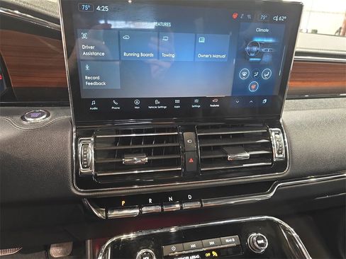 Used 2024 Lincoln Navigator Premiere image 22