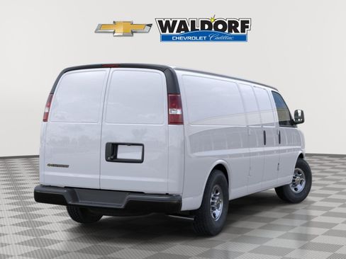 New 2026 Chevrolet Express 2500 Extended RWD image 5